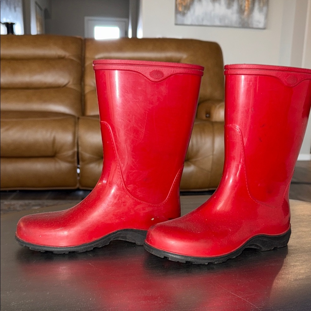 ❤️👢Sloggers Red and Black Tread Sole